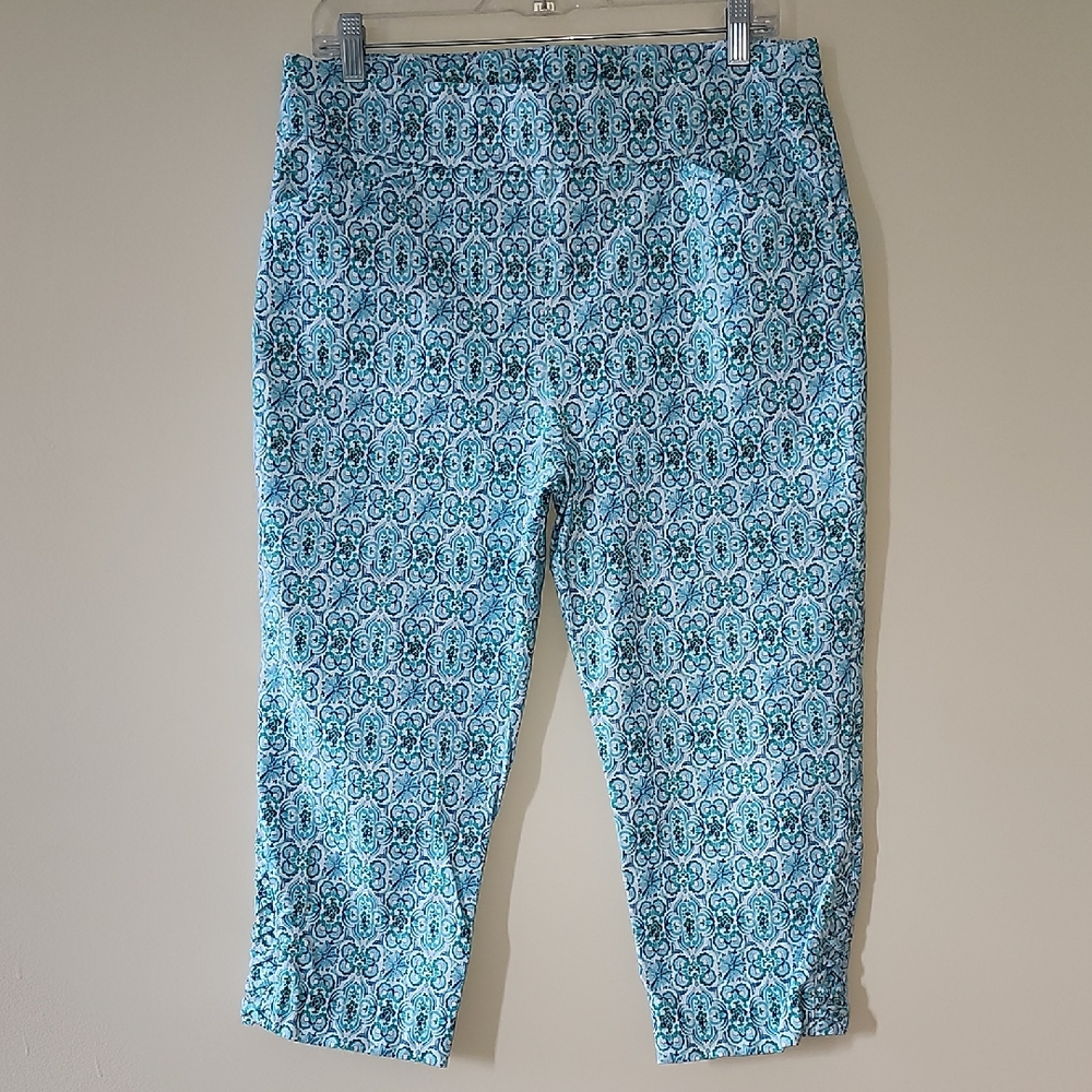 Chico's Josie Capris Patterned Aqua/Green with Ankle Detail